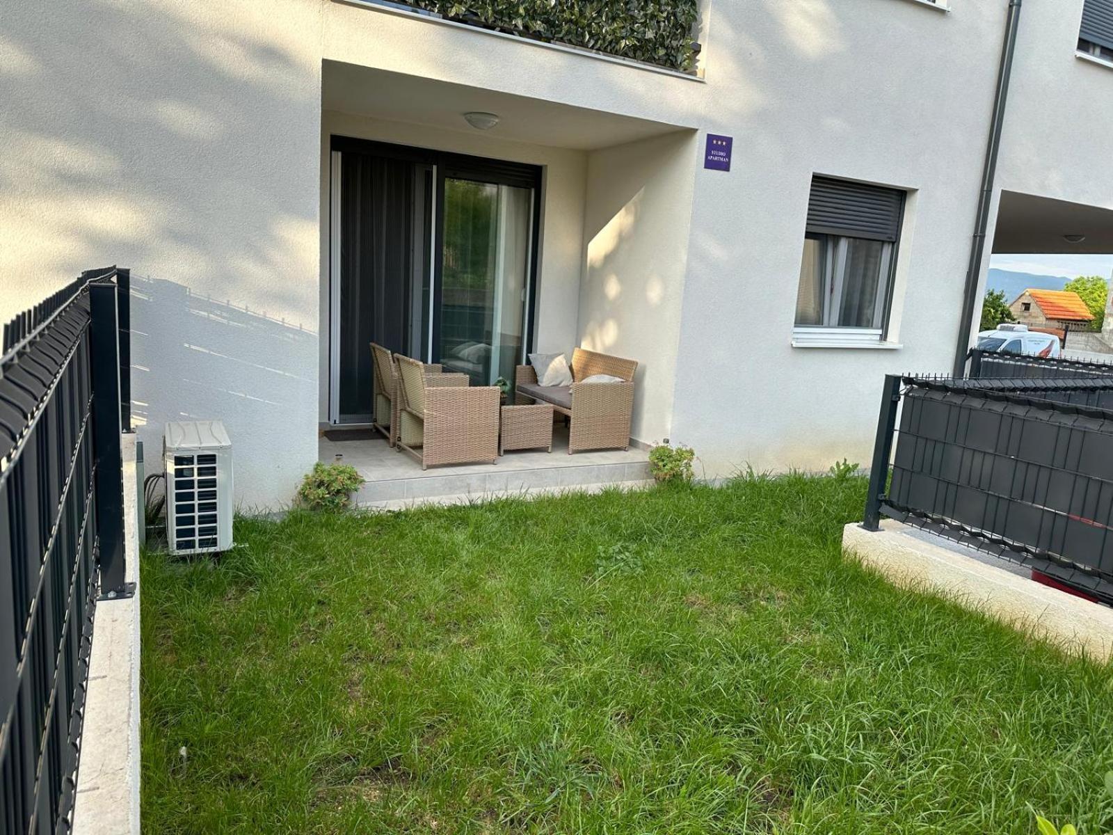 Studio Apartman Apollonia Sinj Kültér fotó